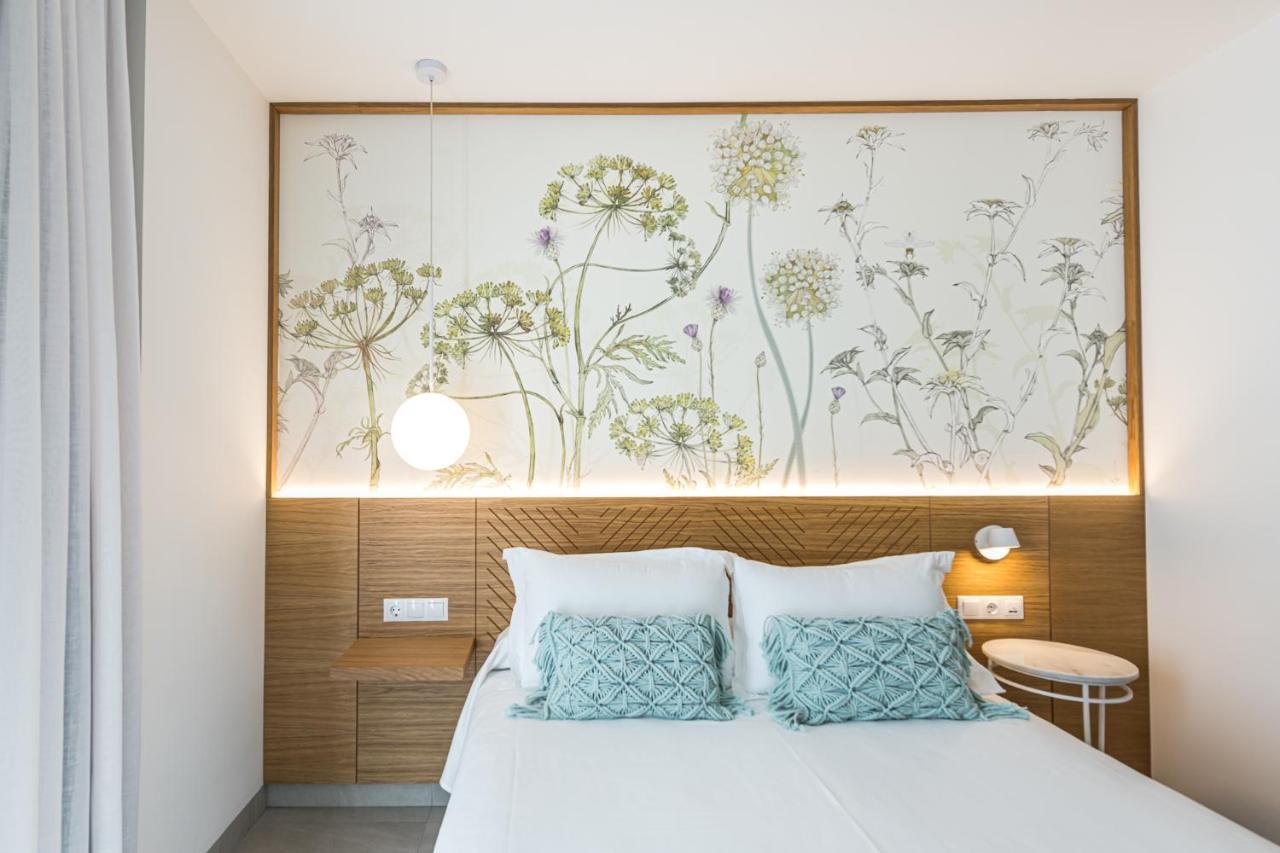 Alzocaire Hostal Boutique โกนิล เด ลาฟรอนเตรา ภายนอก รูปภาพ