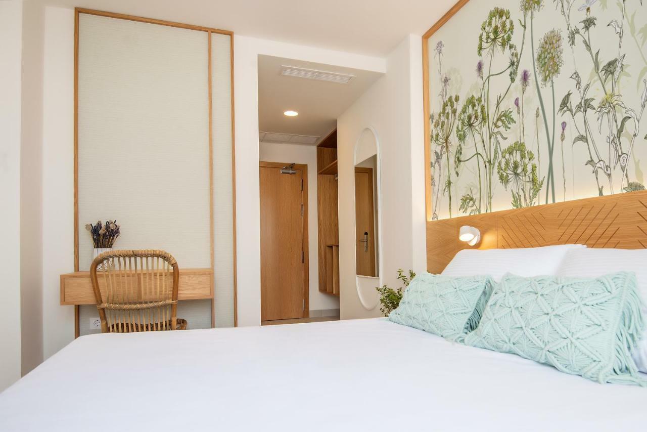 Alzocaire Hostal Boutique โกนิล เด ลาฟรอนเตรา ภายนอก รูปภาพ