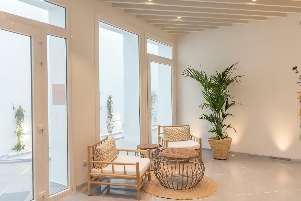 Alzocaire Hostal Boutique โกนิล เด ลาฟรอนเตรา ภายนอก รูปภาพ