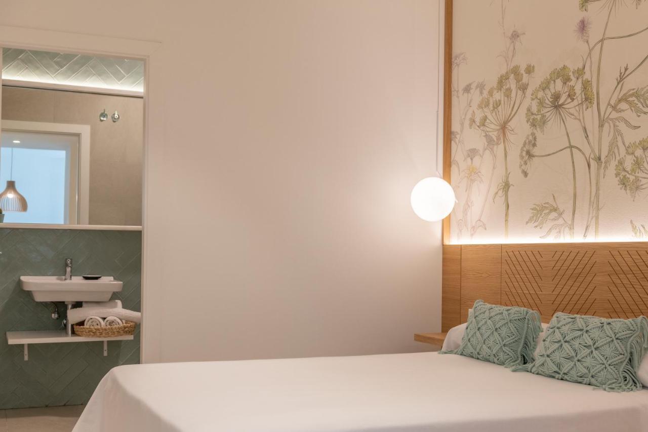Alzocaire Hostal Boutique โกนิล เด ลาฟรอนเตรา ภายนอก รูปภาพ